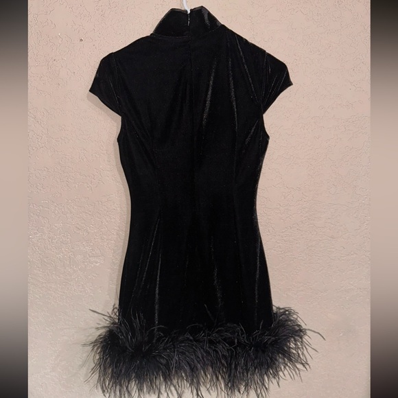 SAU LEE | NWT! Women's Morgan Feather-trimmed Minidress In Black - Picture 8 of 8